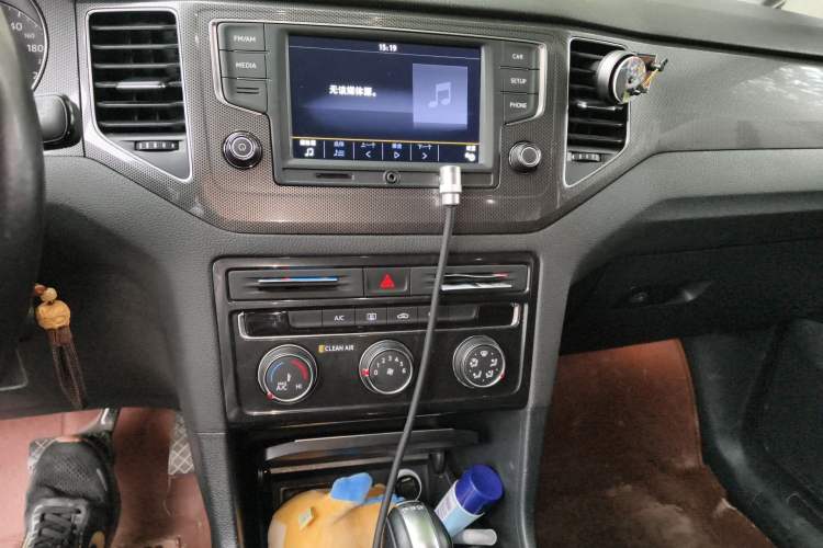 Used Volkswagen Golf Sportsvan 2016 230TSI Automatic Trend Edition Audio And AC Panel