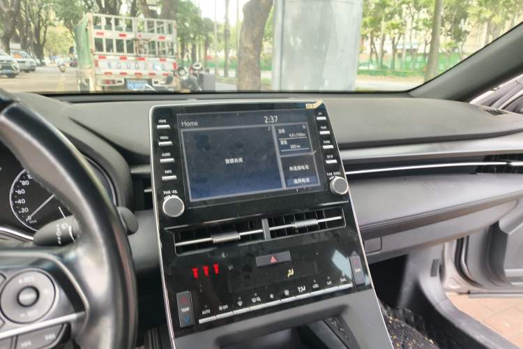 Used Toyota Avalon 2019 Dual-Engine 2.5L Luxury Edition China VI Standard