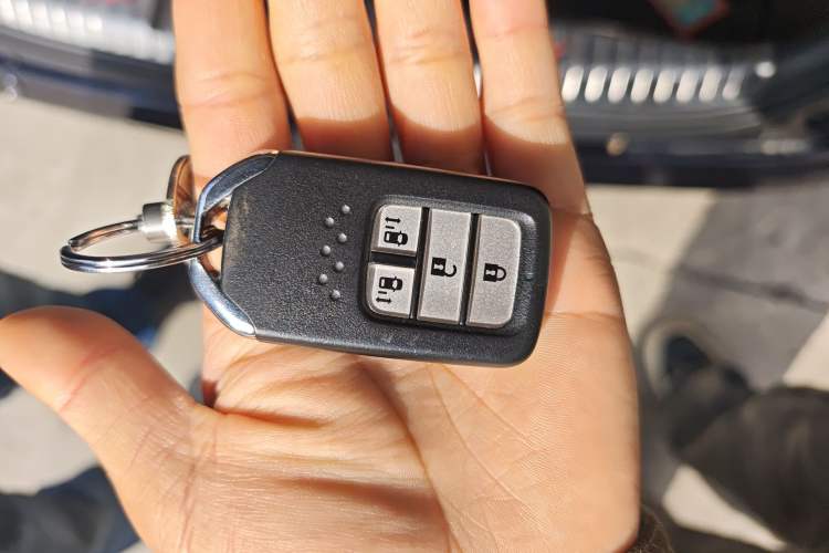 Used Honda Odyssey 2015 2.4L Supreme Edition Vehicle Key