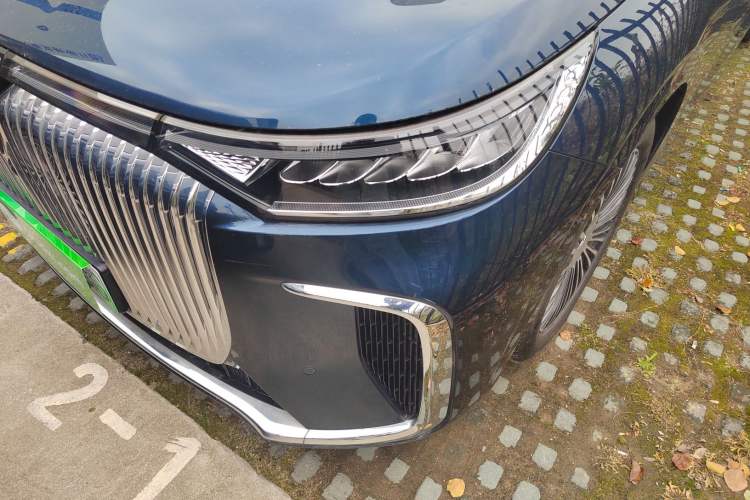 Used VOYAH Dream 2025 PHEV Four-Wheel-Drive Flagship Kunpeng Edition
