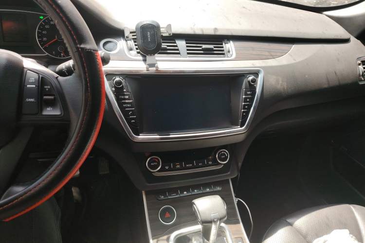 Used Land X7 2015 2.0T Panoramic Prestige Edition