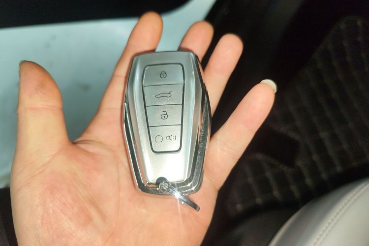 Used Geely Auto Emgrand 2022 4th Generation 1.5L CVT Flagship Model Interior 1