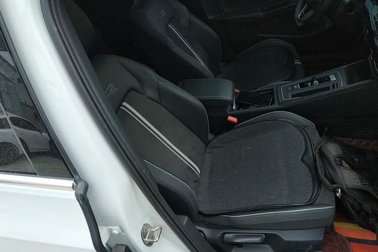 Used Volkswagen Golf 2021 280TSI DSG R-Line Right Front Seat