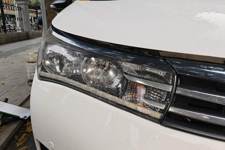 Used Toyota Corolla 2016 1.6L CVT GL-i Cool Edition Right Front Headlight