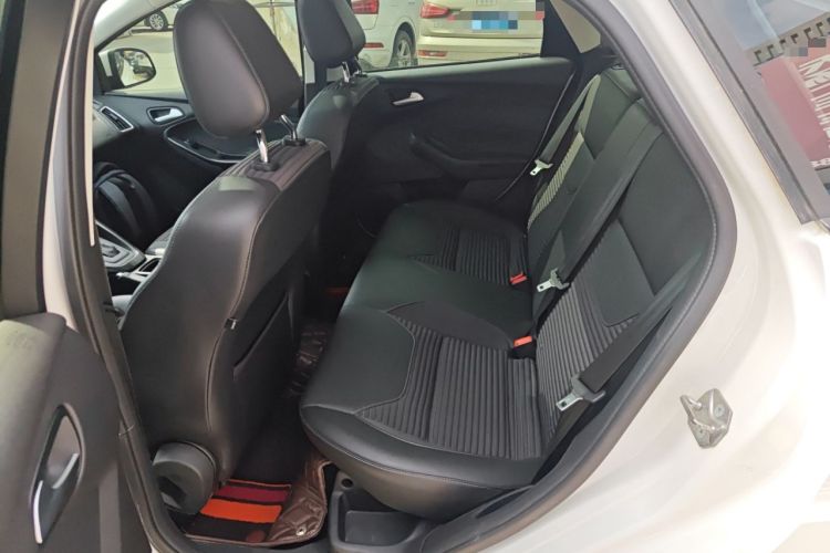 Used Ford Focus 2018 Sedan Classic 1.6L Automatic Trendy SmartDrive Edition
