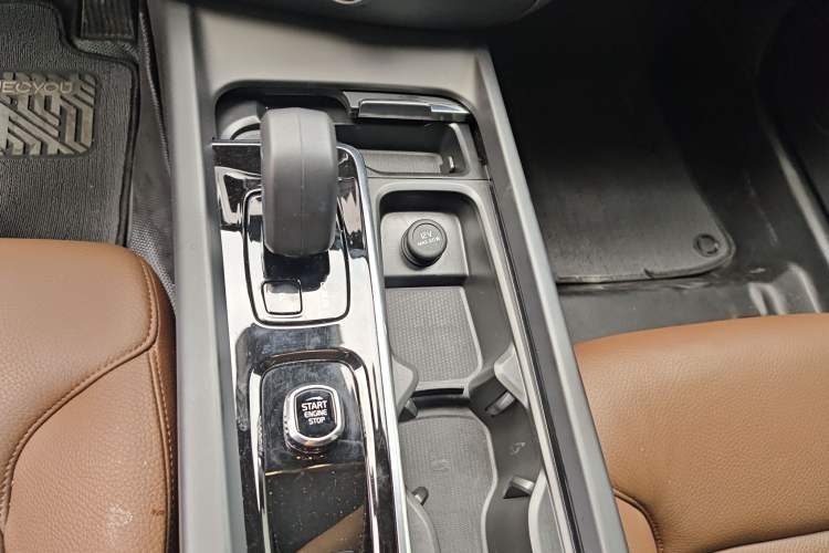 Used Volvo S60 2024 B4 Zhiyi Luxury Edition Gear Lever