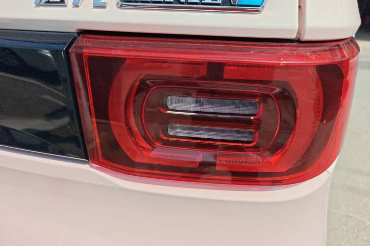 Used Wuling Hongguang MINIEV 2021 Macaron Premium Model – Lithium-NMC