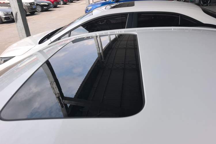Used Chevrolet Cavalier 2019 320 Manual Xinyue Edition Roof