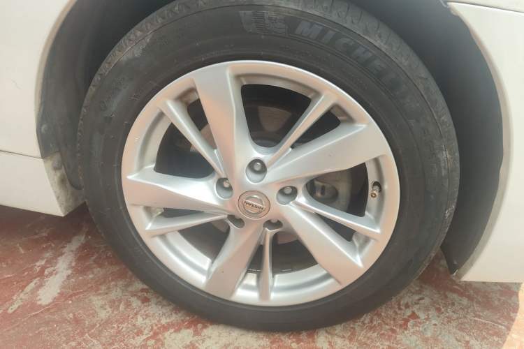 Used Nissan Teana 2014 2.5L XL Upper Tech Edition Right Front Wheel Hub