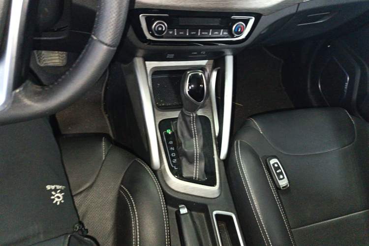 Used Geely Auto Vision X3 2017 1.5L Automatic Elite Model Gear Lever