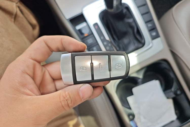 Used Volkswagen Magotan 2015 2.0 TSI Prestige Model Vehicle Key