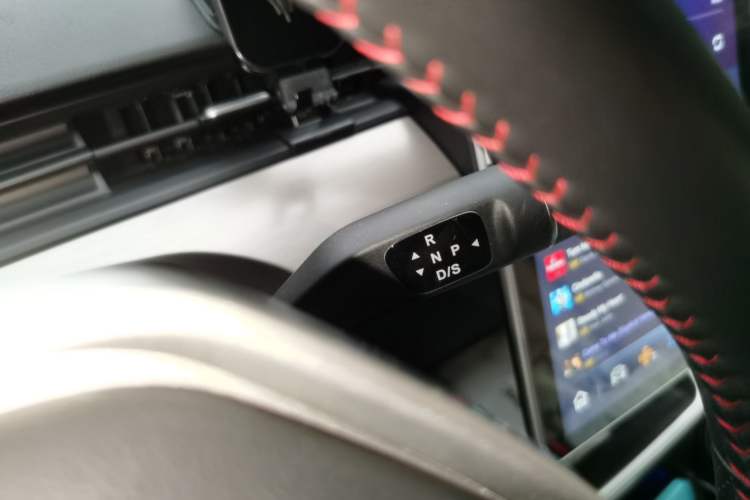 Used NETA V 2021 Long-Range Entertainment Edition Upgrade Model
