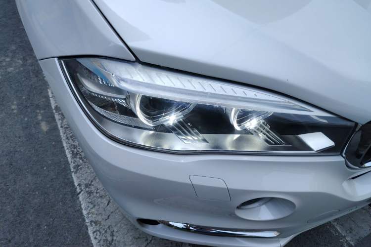 Used BMW X5 2017 xDrive28i Right Front Headlight