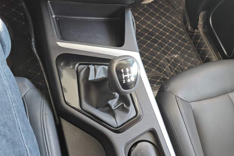 Used Soueast DX5 2019 1.5L Manual Luxury Version
