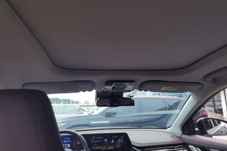 Used SOL QX 2021 300T DCT Deluxe Smart Connectivity Version
