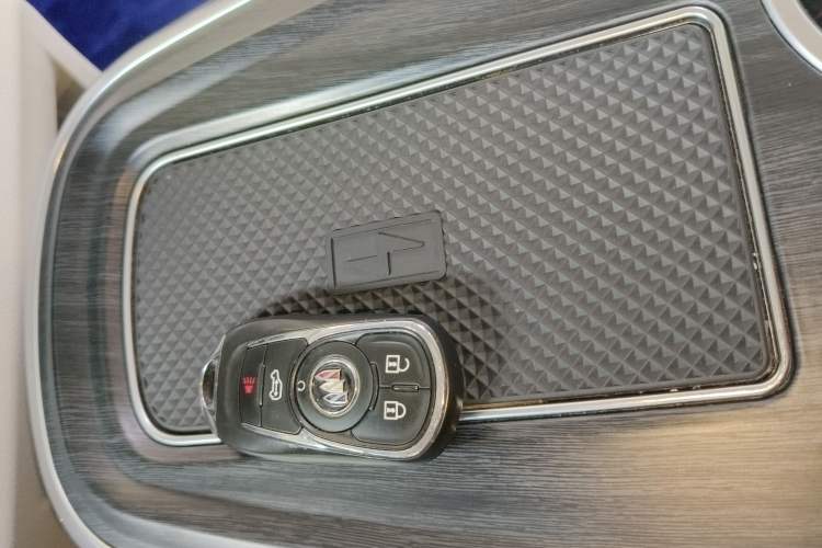 Used Buick GL8 2021 Land Cruiser Executive Class 652T Luxury Model
