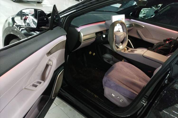 Used ONVO L60 2024 60 kWh Rear-Drive Version
