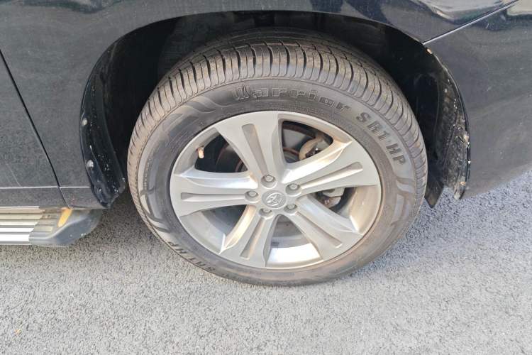 Used Toyota Highlander 2009 2.7L Two-Wheel Drive 7-Seater Luxury Edition Right Front Wheel Hub