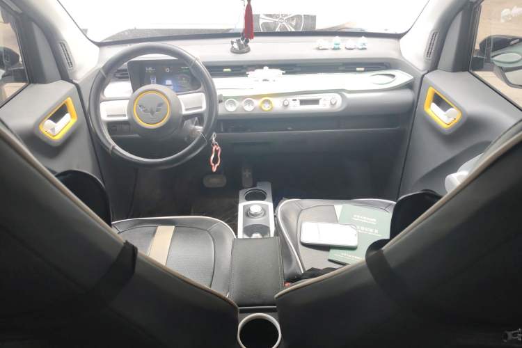 Used Wuling Hongguang MINIEV 2022 GAMEBOY 300km Enthusiast Model with Lithium Iron Phosphate