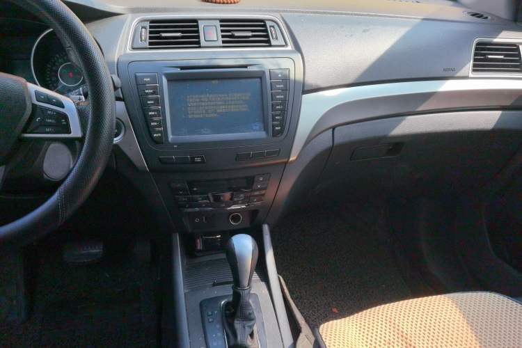 Used BAIC Senova X65 2015 2.0T Automatic Elite Model
