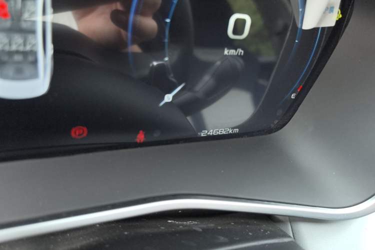 Used Geely Auto Preface 2023 2.0TD Prestige Version Odometer Close Up