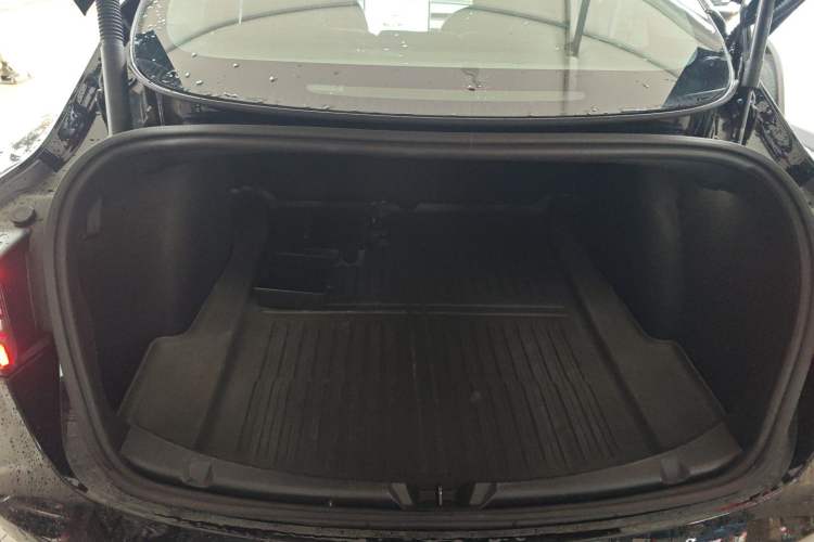 Used Tesla Model 3 2022 Rear-Wheel-Drive Version
