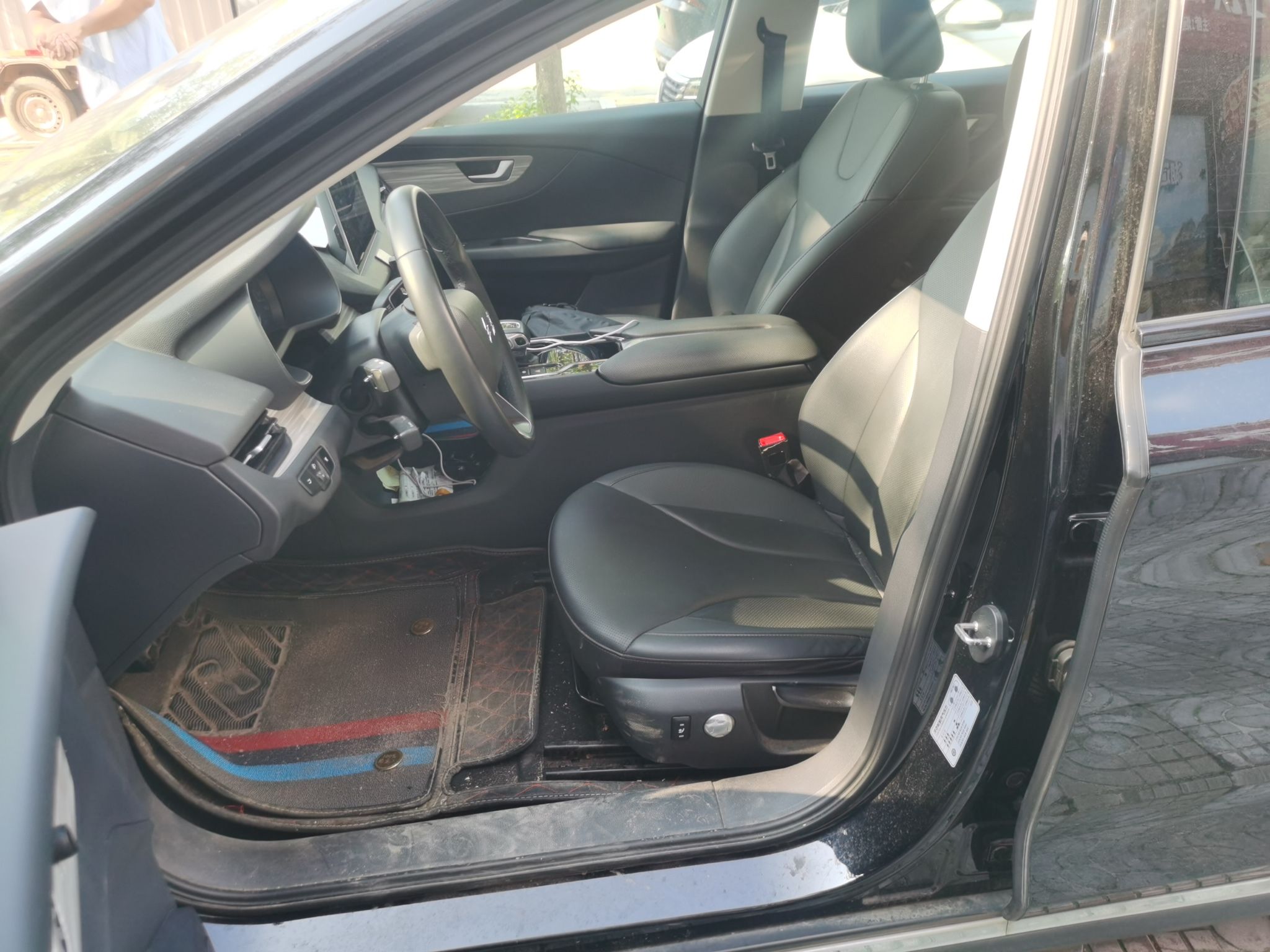 Hongqi E-QM5 2023 620km PLUS — снимка 15