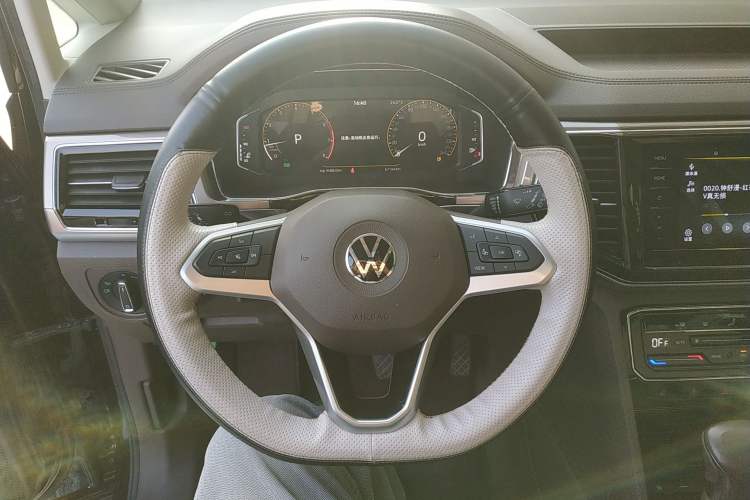 Used Volkswagen Viloran 2020 330TSI Business Edition Steering Wheel
