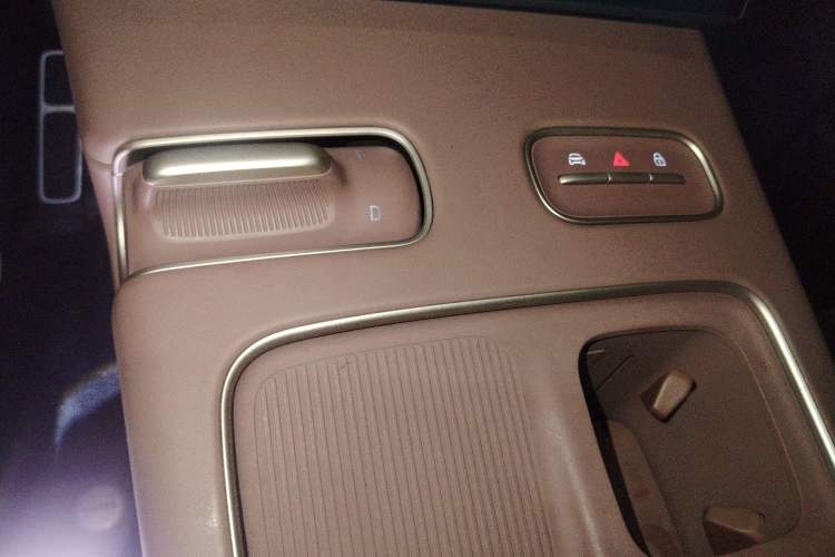 Used Nio ES8 2024 75 kWh Executive Edition