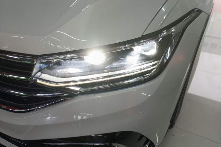 Used Volkswagen Tiguan L 2022 330TSI Automatic Two-Wheel Drive R-Line Enhanced Edition