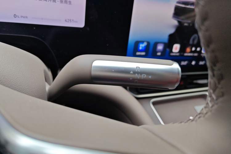 Used Hima AITO M9 2025 Extended-Range Ultra Version 52 kWh 6-Seater Gear Lever