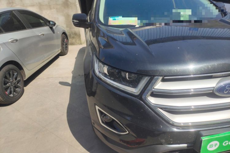 Used Ford Edge 2016 EcoBoost 245 Four-Wheel Drive Titanium 7-Seater Right Front Headlight