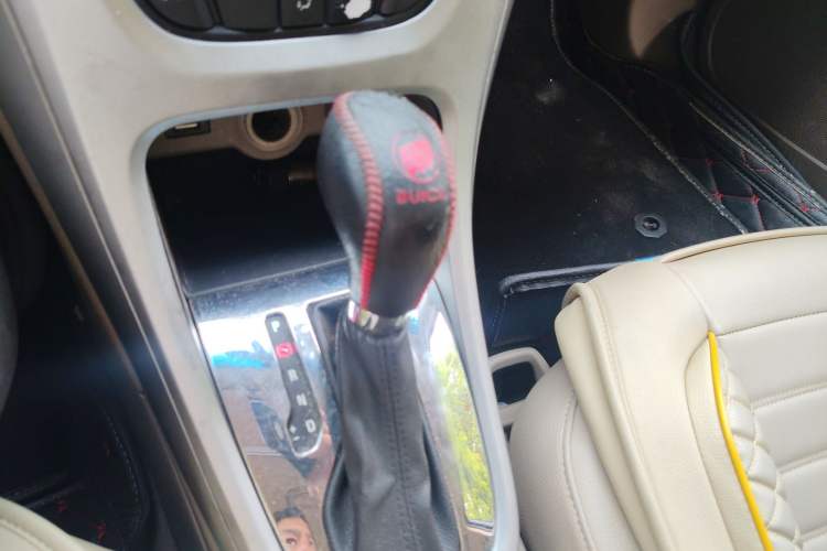 Used Buick GT 2013 GT 1.6L Automatic Fashion Edition Gear Lever