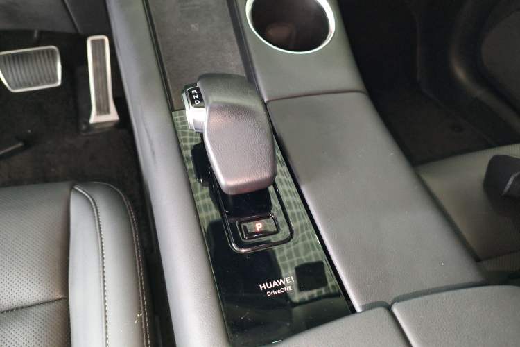 Used Hima AITO M5 2022 Extended-Range Four-Wheel Drive Performance Version Gear Lever