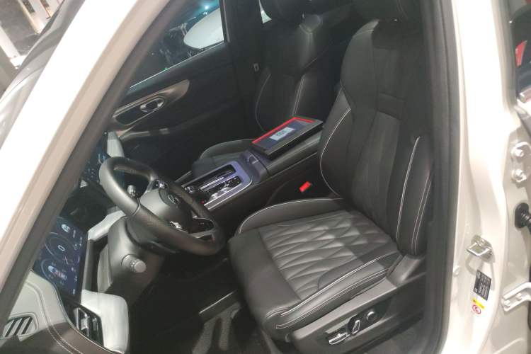 Used GAC Trumpchi GS8 2022 Linghang Series 2.0 TGDI Two-Wheel-Drive Luxury Smart Connectivity Version (7 Seats)