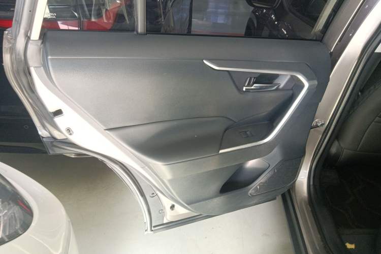 Used Toyota RAV4 2022 2.0L CVT Two-Wheel Drive Fashion Edition
