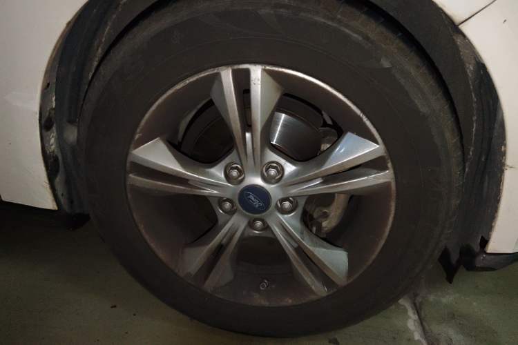 Used Ford Focus 2012 Sedan 1.6L Automatic Fashion Edition
