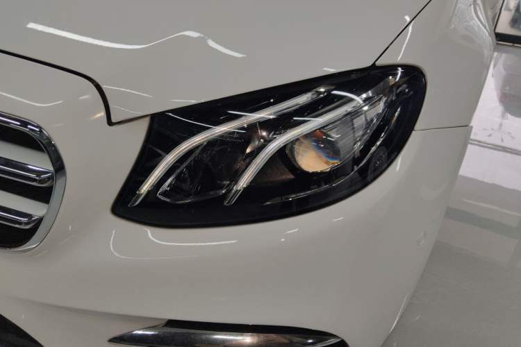 Used Mercedes-Benz E-Class 2019 E 300 L Sporty and Stylish Model
