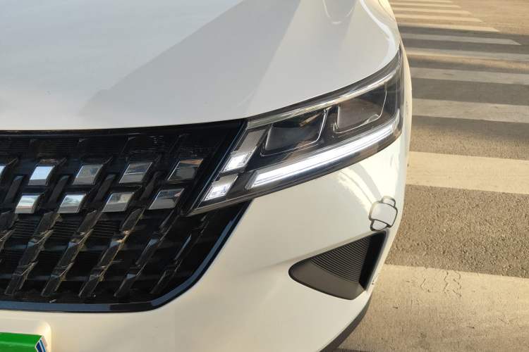 Used Wuling Alvez 2022 1.5L CVT Comfort Edition Left Front Headlight