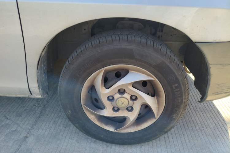 Used JAC Group Refine 2015 2.0L Shuttle Gasoline Long-Wheelbase Comfort Version HFC4GA3-3D Right Front Wheel Hub