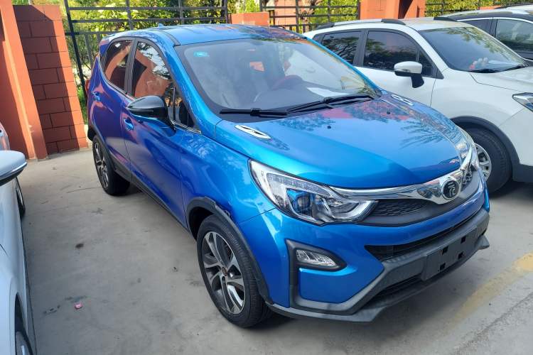 Used BYD Yuan 2016 1.5L Automatic Luxury Version Front Right 45 Deg