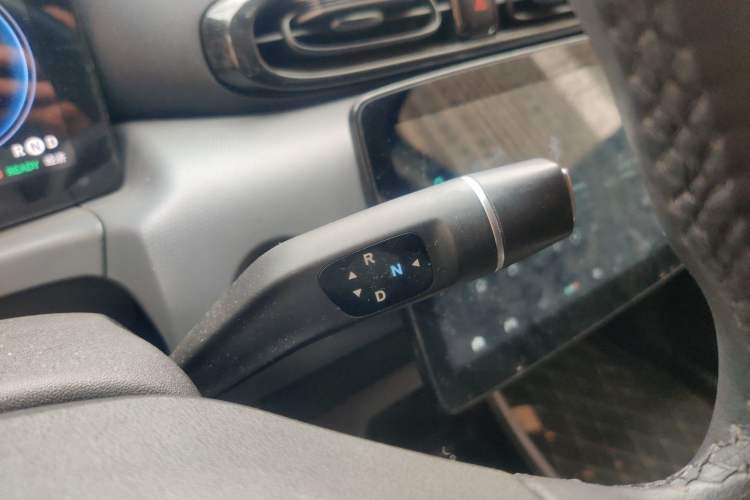 Used Leapmotor T03 2020 400 Luxury Edition Gear Lever