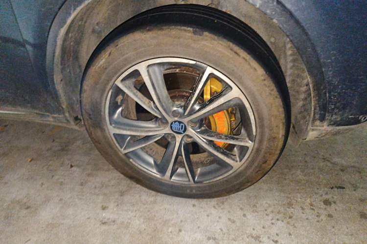 Used BYD Tang New Energy 2018 DM 2.0T All-Wheel Drive Smart Connect Elite 7-Seater China V Emission Standard