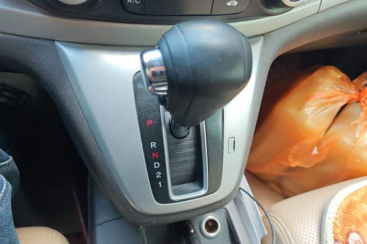 Used Honda CR-V 2012 2.0L two-wheel drive urban version
