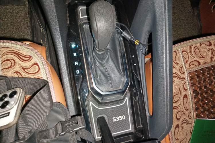 Used JMC Yusheng S350 2016 2.0T Automatic All-Wheel Drive Gasoline Luxury Version with Sunroof 5 Seats
