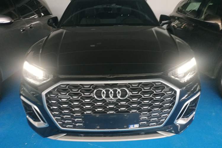 Used Audi Q5L Sportback 2022 40 TFSI Luxury Model
