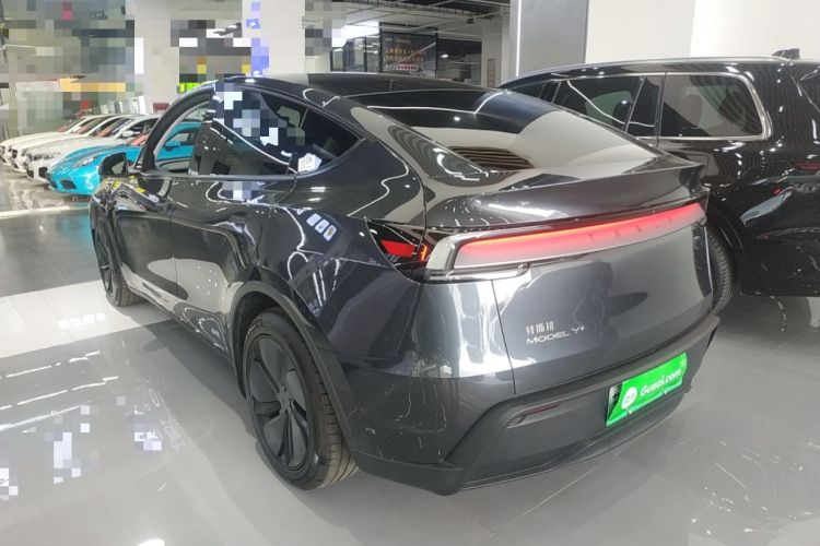 Used Tesla Model Y 2025 Long-Range All-Wheel-Drive Version
