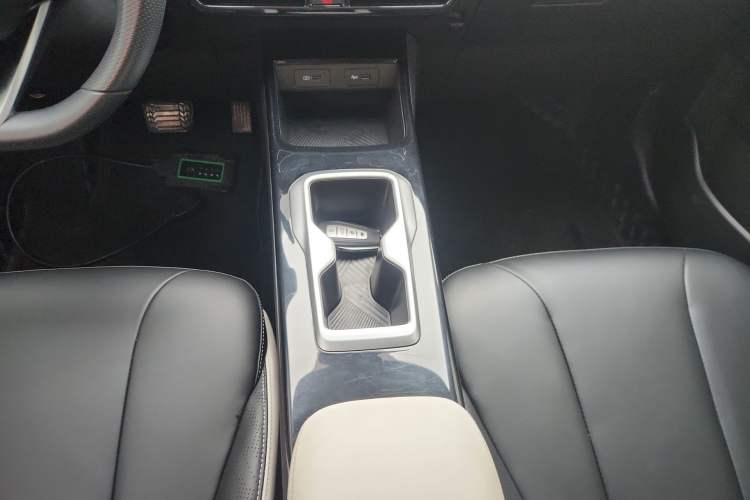 Used Geometry E Firefly 2024 401km Starlight
