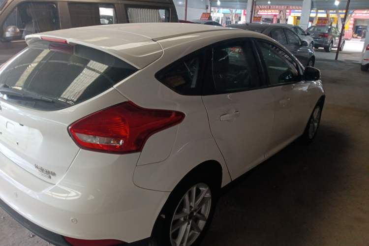 Used Ford Focus 2015 Hatchback EcoBoost 125 Automatic Supreme Style Edition