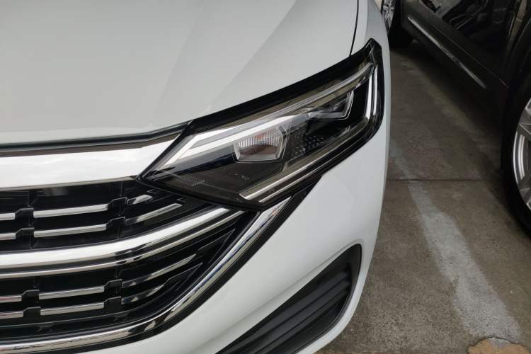 Used Volkswagen Sagitar 2025 Revised Version Three 300TSI DSG Excellence Edition